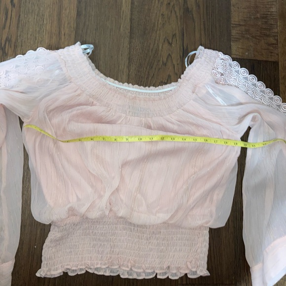 XOXO Smocked Waist Bell sleeves blouse M - Picture 14 of 16